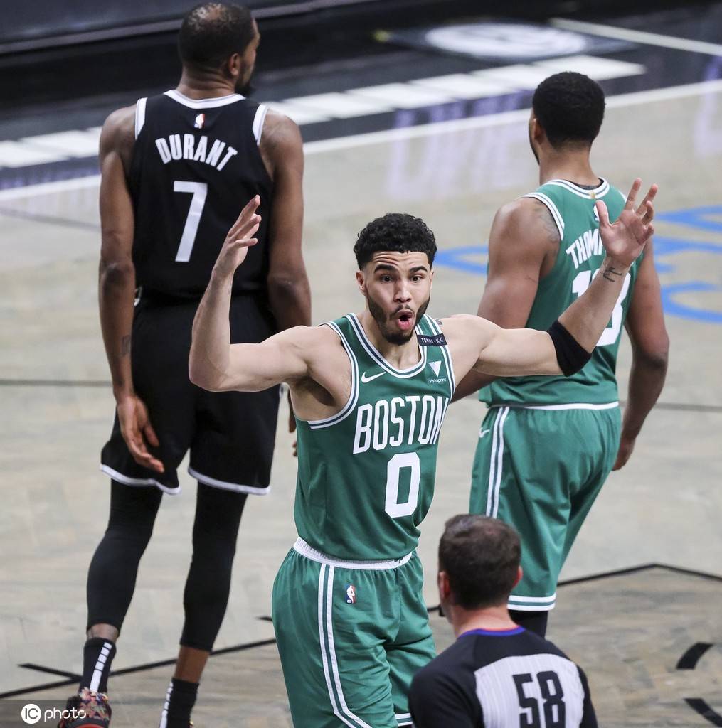 爱游戏网页-夏洛特动漫女主角叫什么