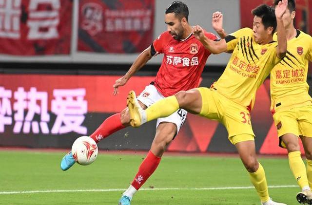 爱游戏官网-集结日突围战来临；上海海港围绕社区盾远射贴柱；信心回归；资深球员宣示担当的简单介绍